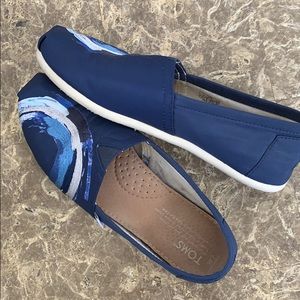Toms Navy Blue women’s 7